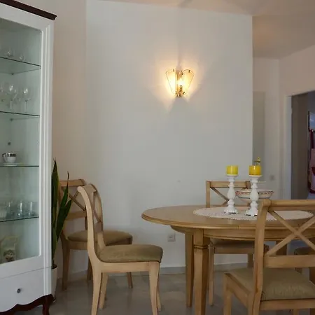 Cozy With Open Sea View Apartment *