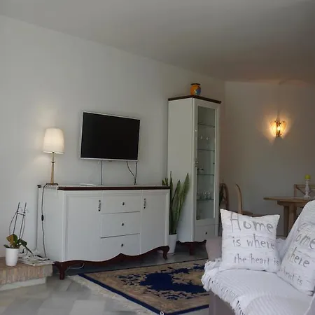 Cozy With Open Sea View Apartment *